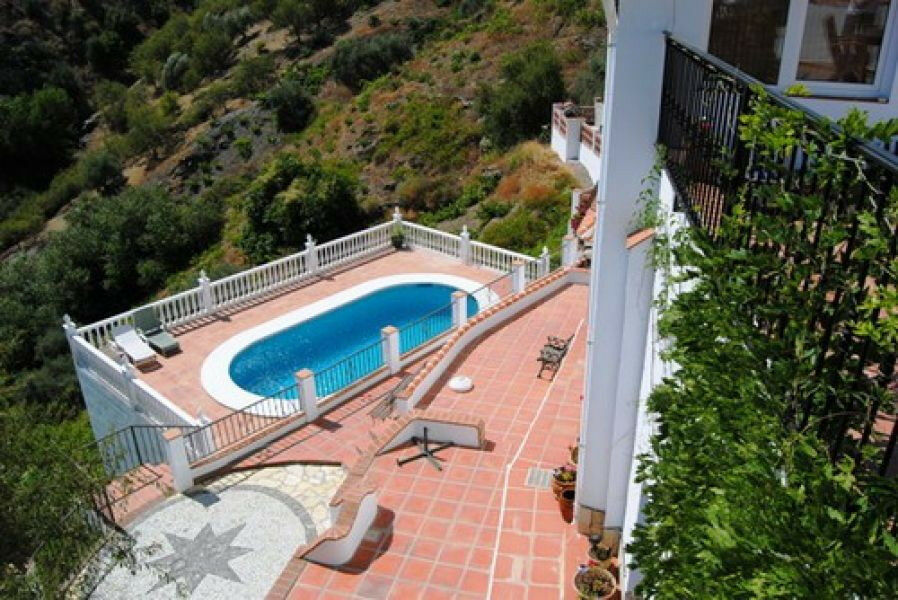 Detached Villa Canillas de Albaida Málaga - image 3