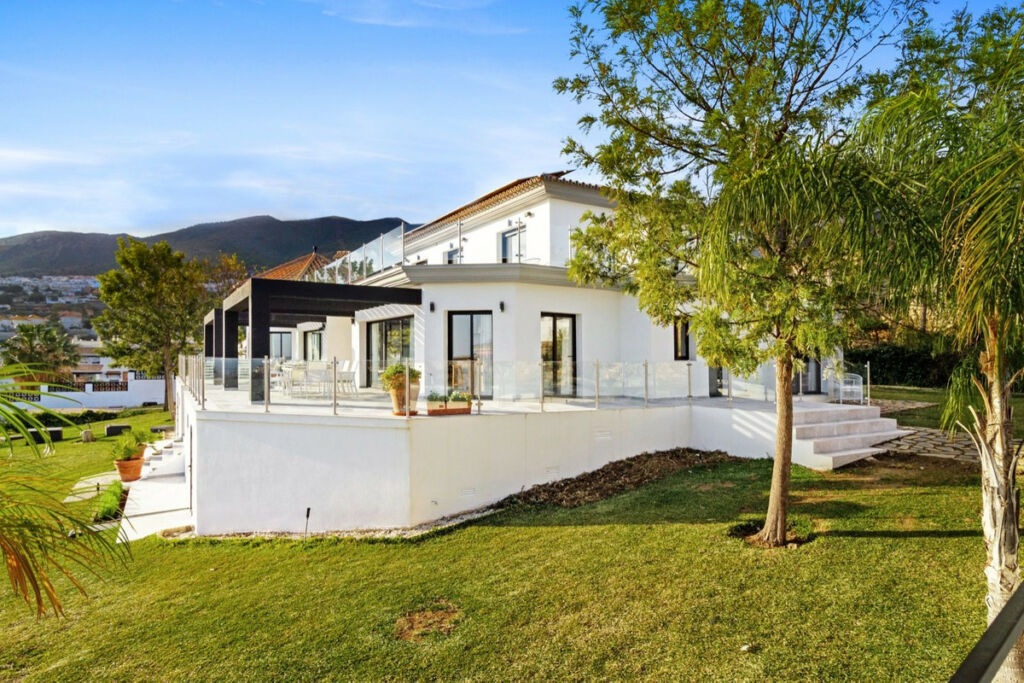 Detached Villa Benalmadena Málaga - image 3