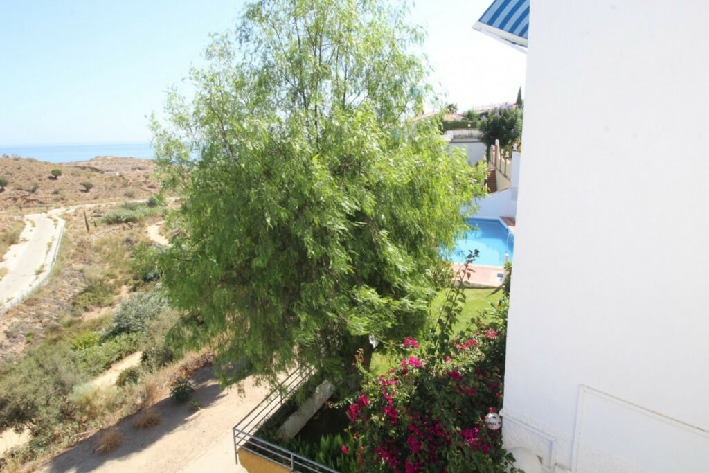 Semi-Detached House Benajarafe Málaga - image 3