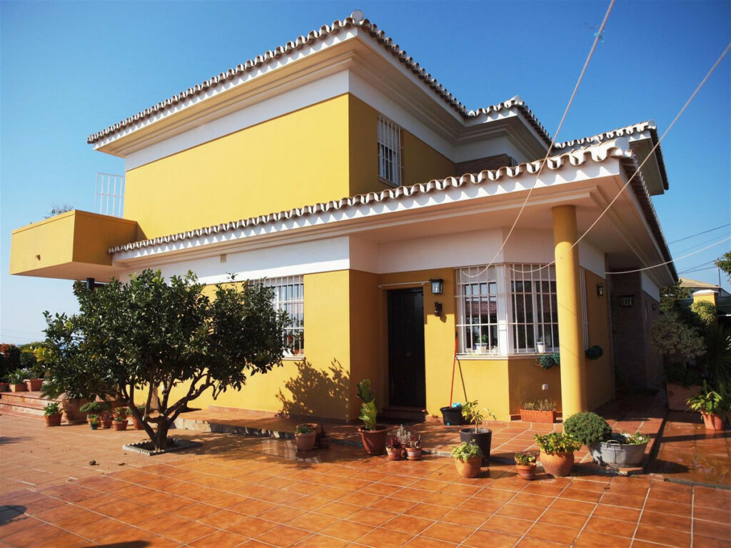 Detached Villa Mezquitilla Málaga - image 3