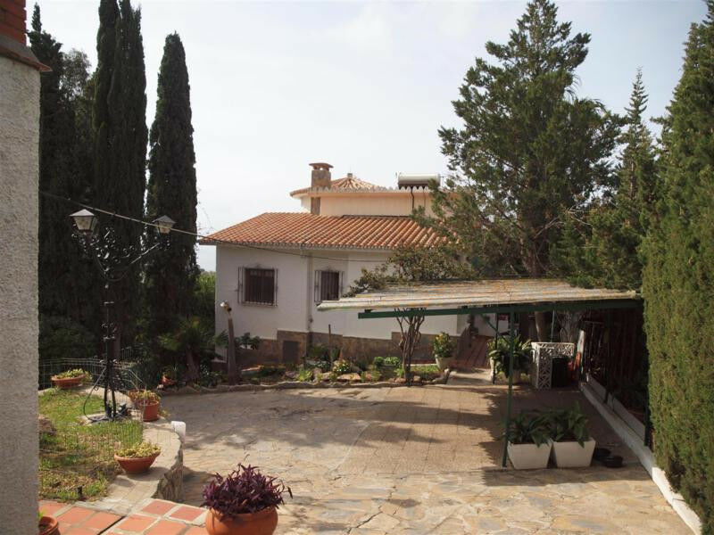 Detached Villa Benagalbon Málaga - image 3