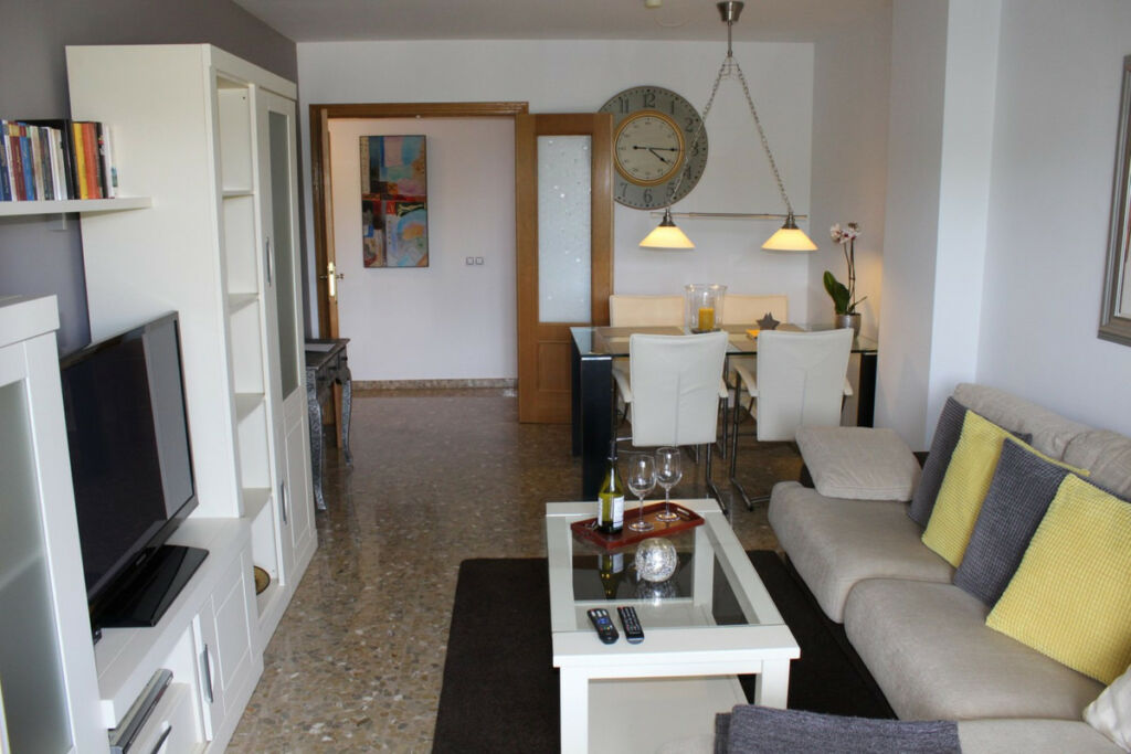 Middle Floor Apartment Torre del Mar Málaga - image 3
