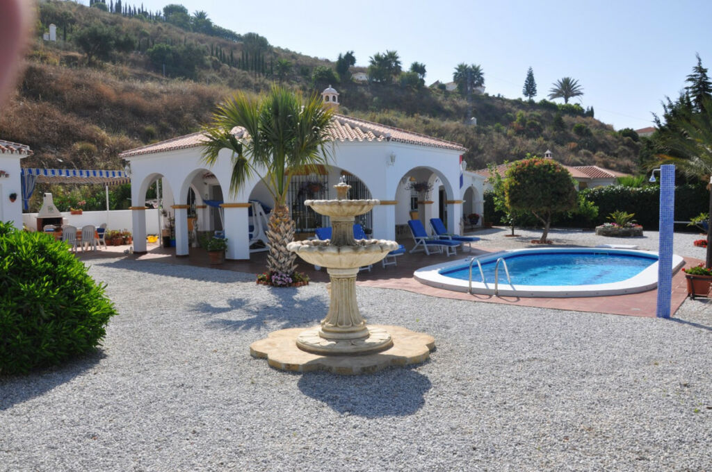 Detached Villa Torrox Málaga - image 3