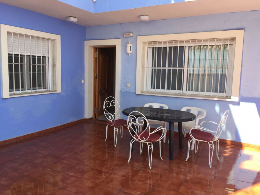 Middle Floor Apartment Mezquitilla Málaga - image 3