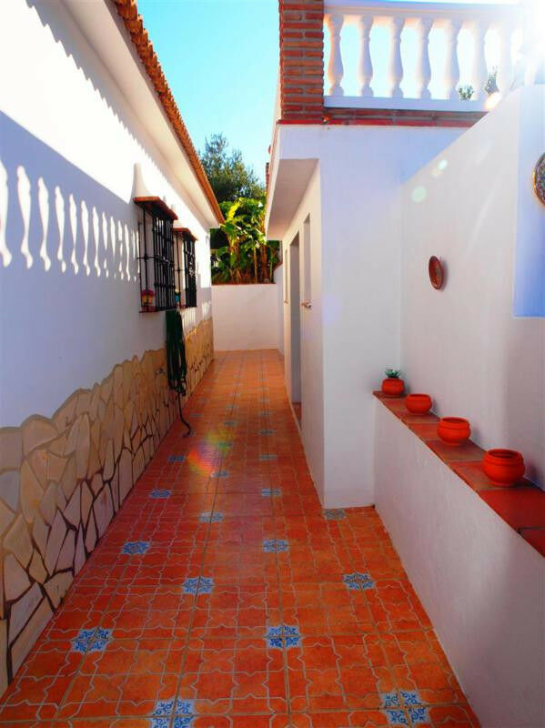 Detached Villa Alcaucín Málaga - image 3