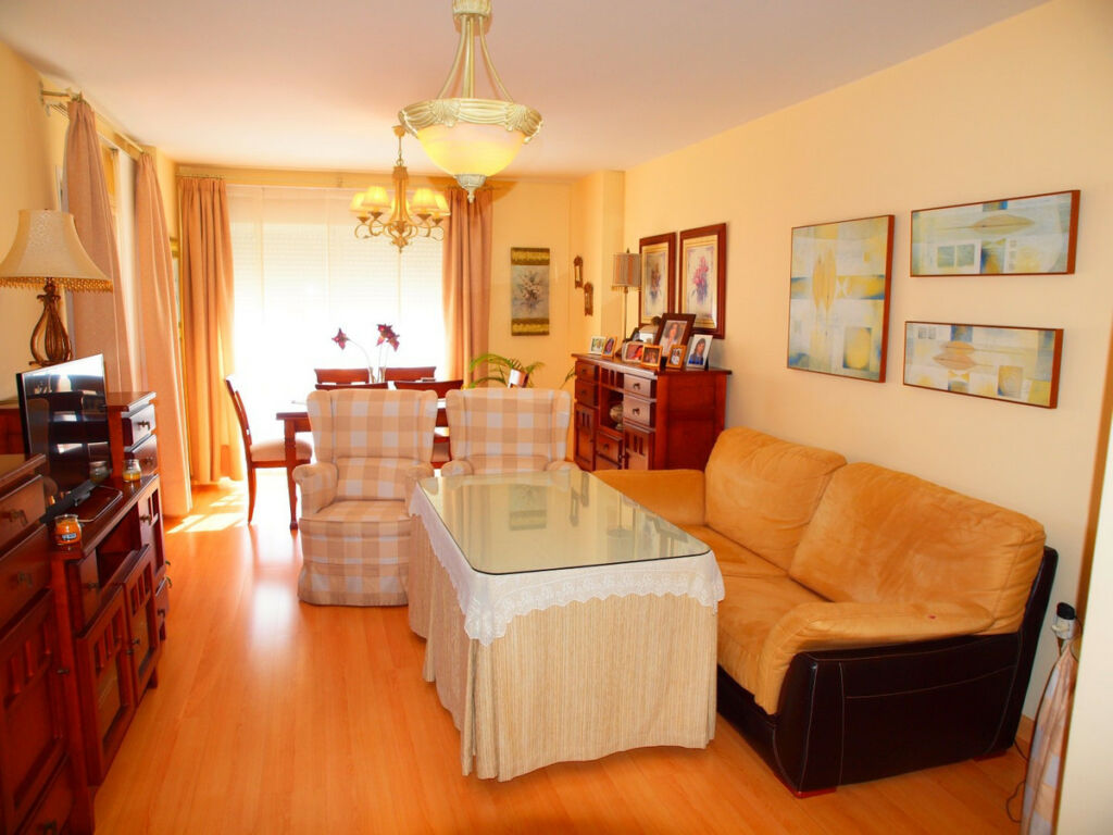 Middle Floor Apartment Torre del Mar Málaga - image 3
