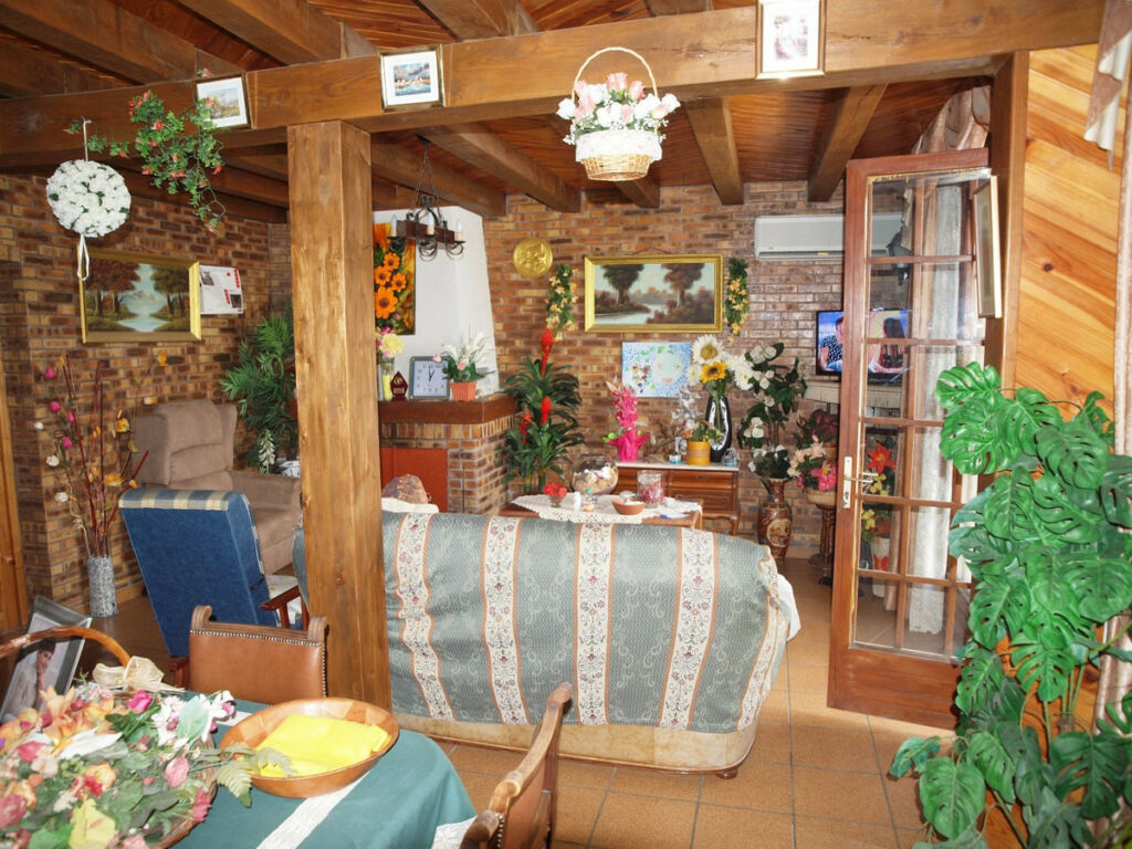 Townhouse Benamocarra Málaga - image 3