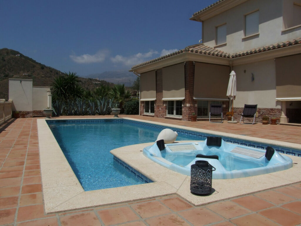 Detached Villa Arenas Málaga - image 3