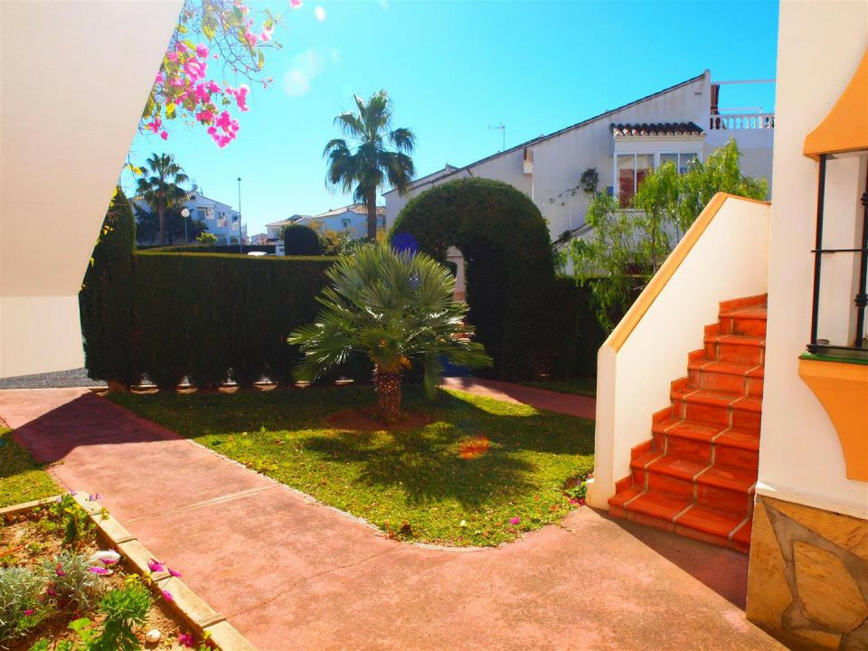 Middle Floor Apartment Torrox Málaga - image 3