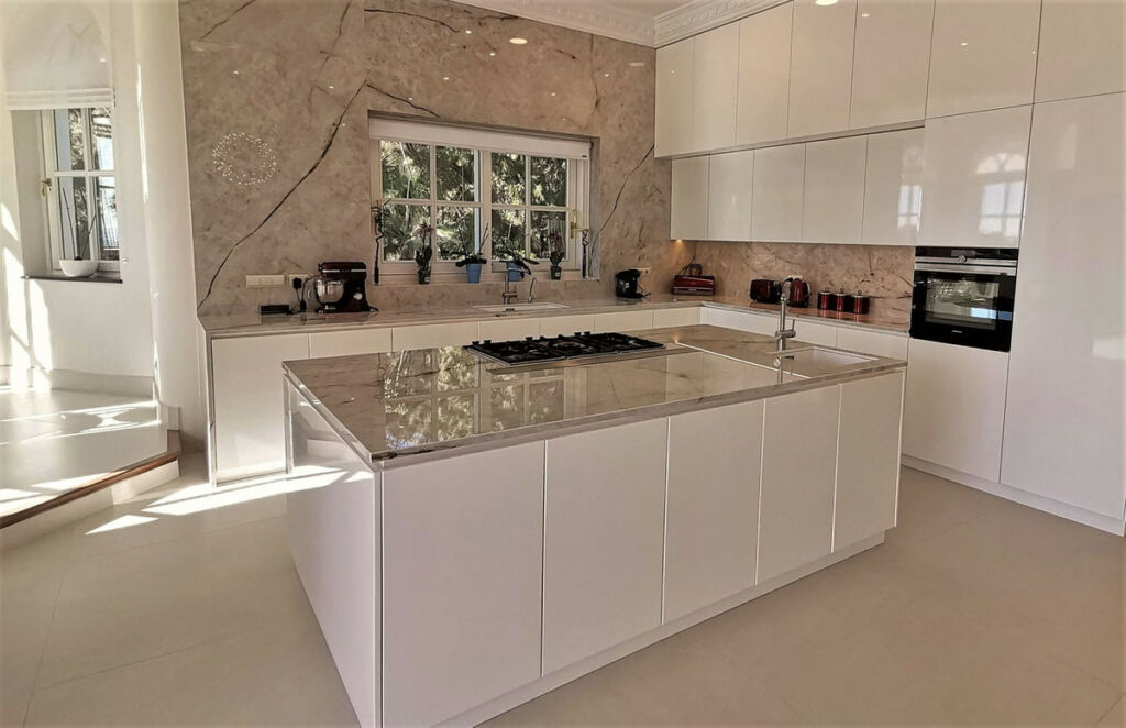 Detached Villa La Zagaleta Málaga - image 3