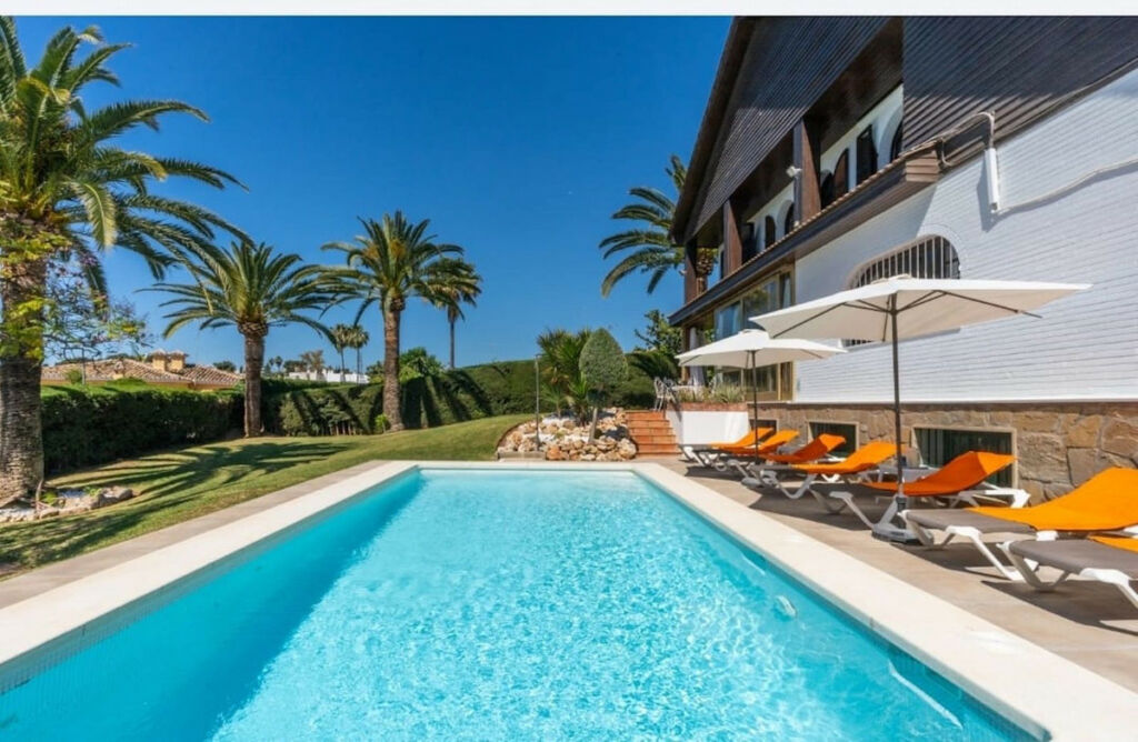 Detached Villa Marbella Málaga - image 3