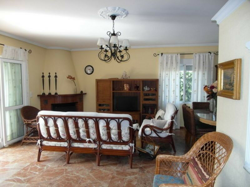 Detached Villa Benajarafe Málaga - image 3