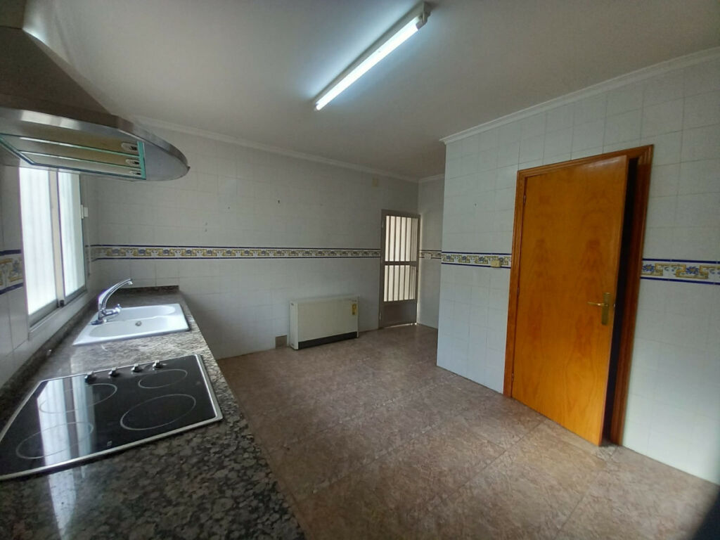 Townhouse Algueña Alicante - image 3