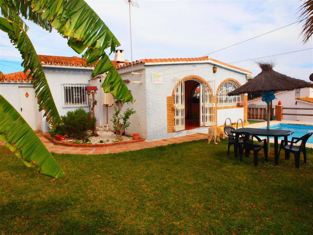 Detached Villa Benajarafe Málaga - image 3