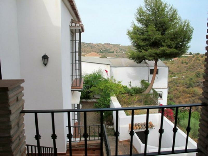 Detached Villa Macharaviaya Málaga - image 3