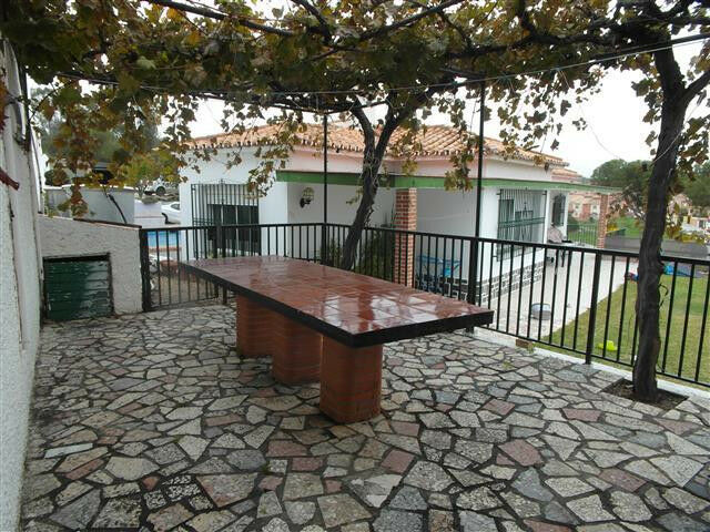 Detached Villa Benajarafe Málaga - image 3