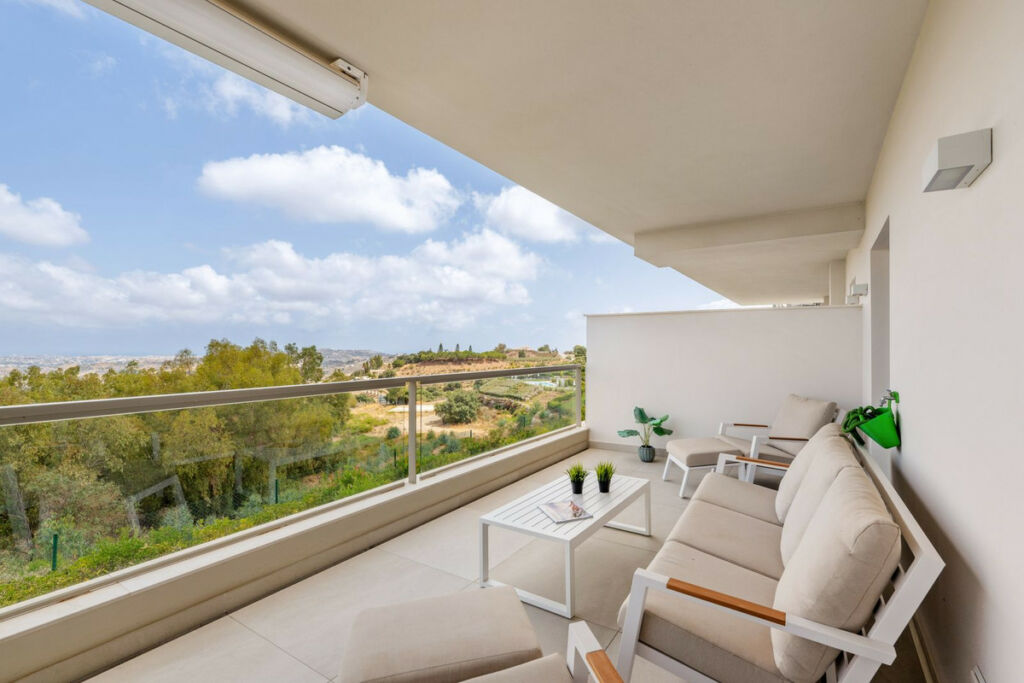 Middle Floor Apartment La Cala Golf Málaga - image 4