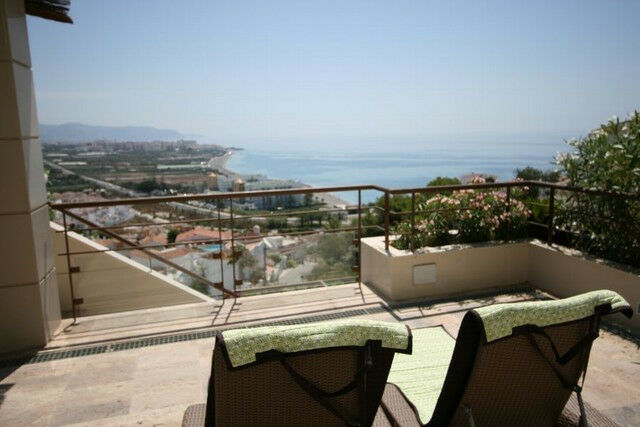 Townhouse Nerja Málaga - image 3