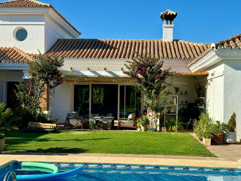 Detached Villa Sotogrande Costa Cádiz - image 3