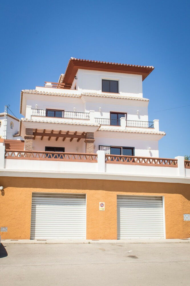 Semi-Detached House Torrox Costa Málaga - image 3
