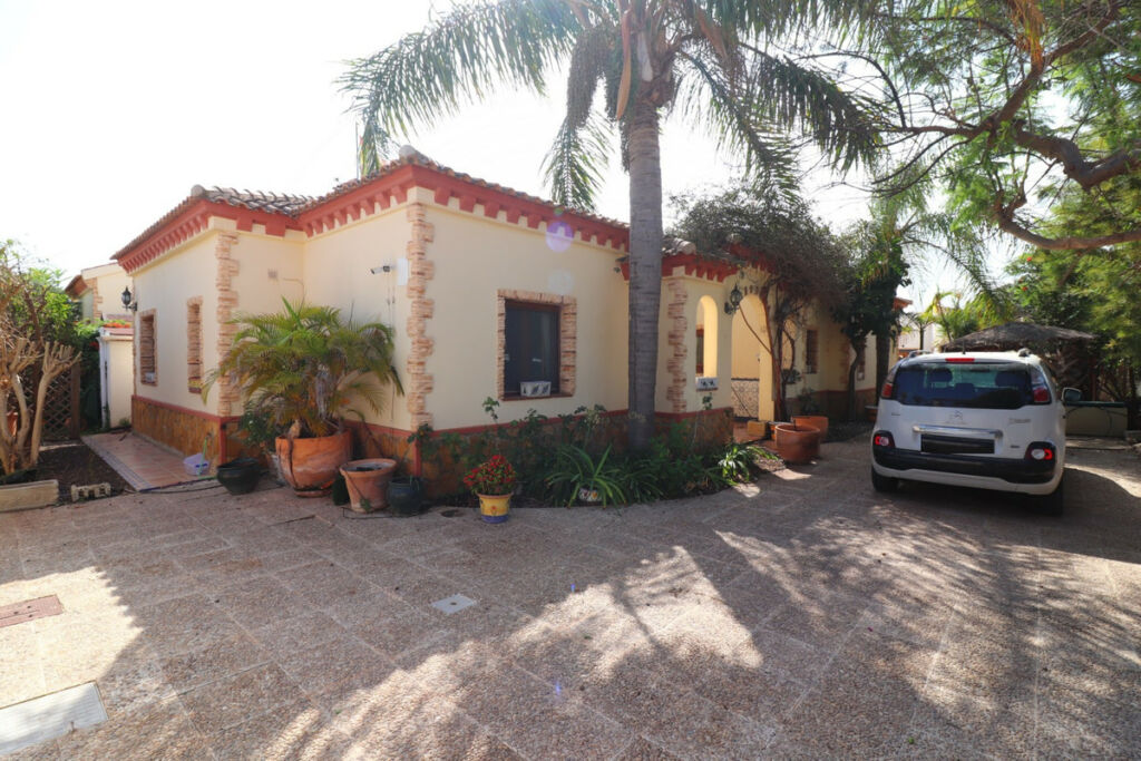 Detached Villa Formentera del Segura Alicante - image 3