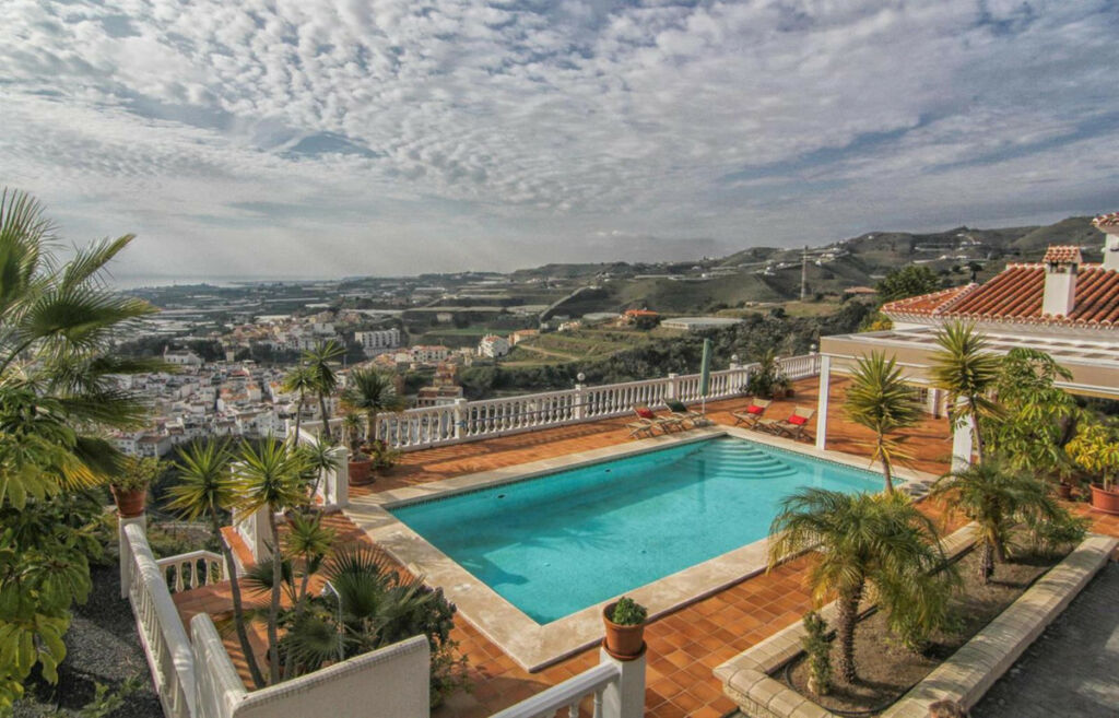 Detached Villa Algarrobo Málaga - image 3