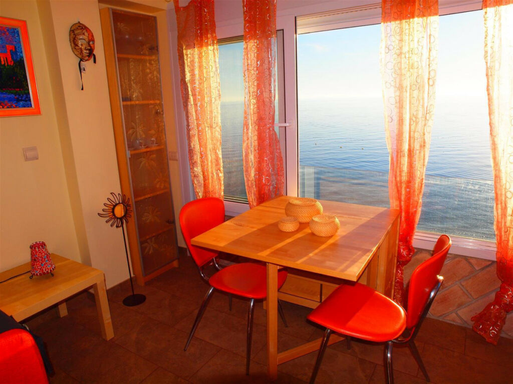 Middle Floor Apartment Algarrobo Málaga - image 3