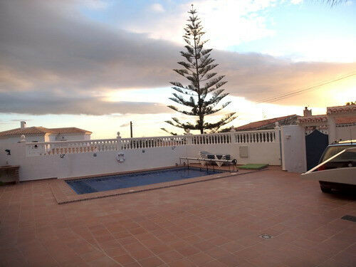 Detached Villa Benajarafe Málaga - image 3