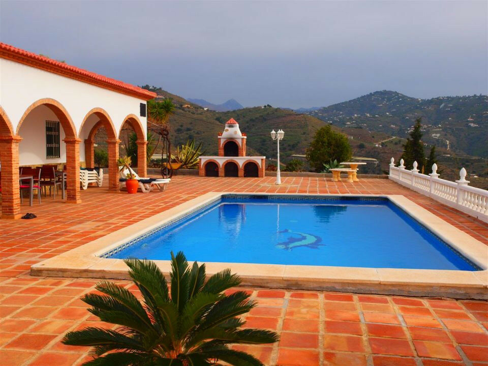 Detached Villa Algarrobo Málaga - image 3