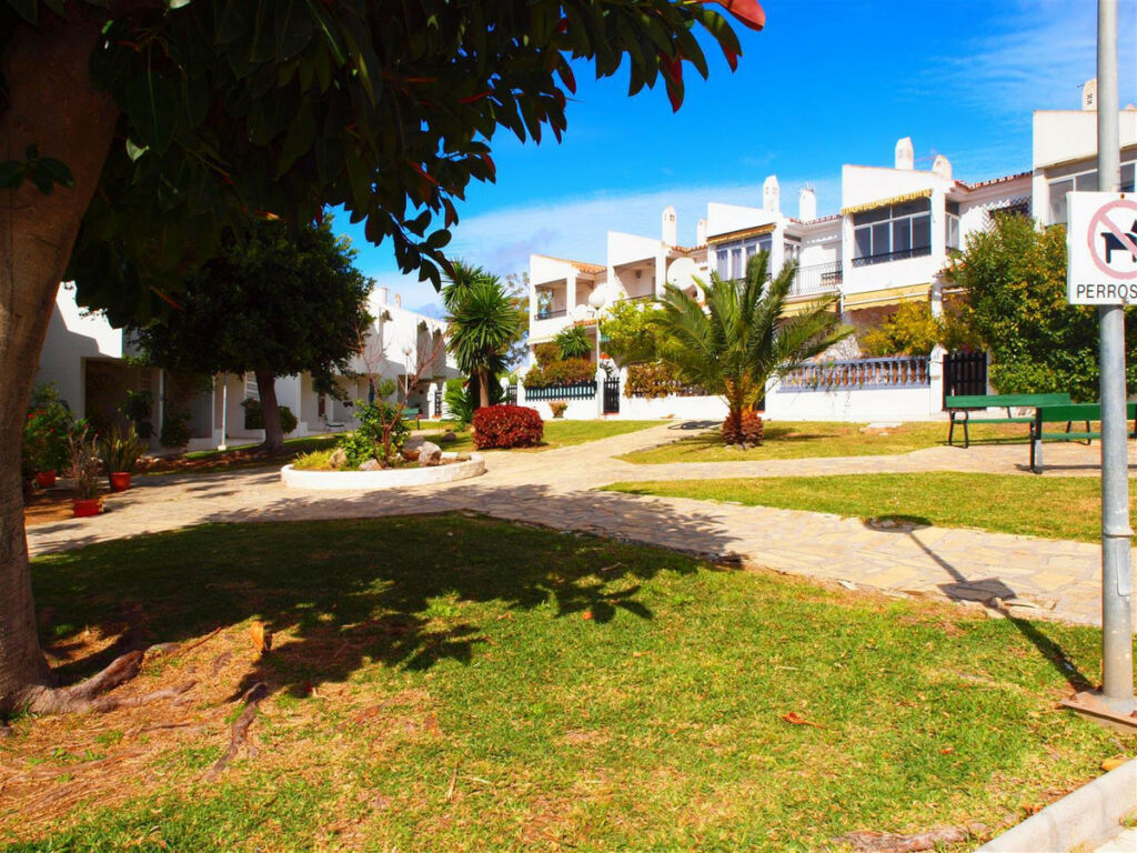 Semi-Detached House Almayate Málaga - image 3