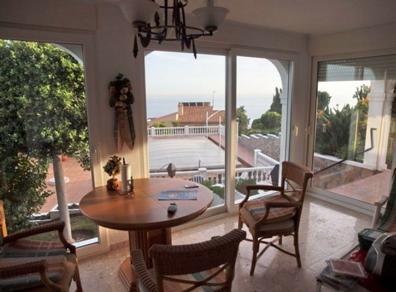Detached Villa Benajarafe Málaga - image 3