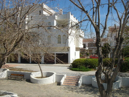 Middle Floor Apartment Mezquitilla Málaga - image 3