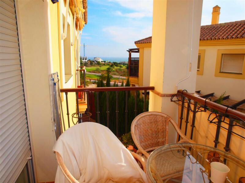 Middle Floor Apartment Caleta de Vélez Málaga - image 3