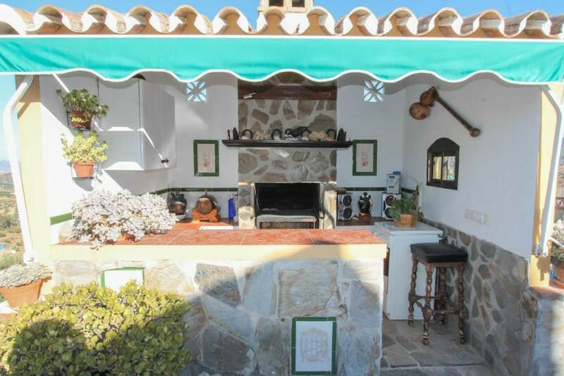 Detached Villa Guaro Málaga - image 4