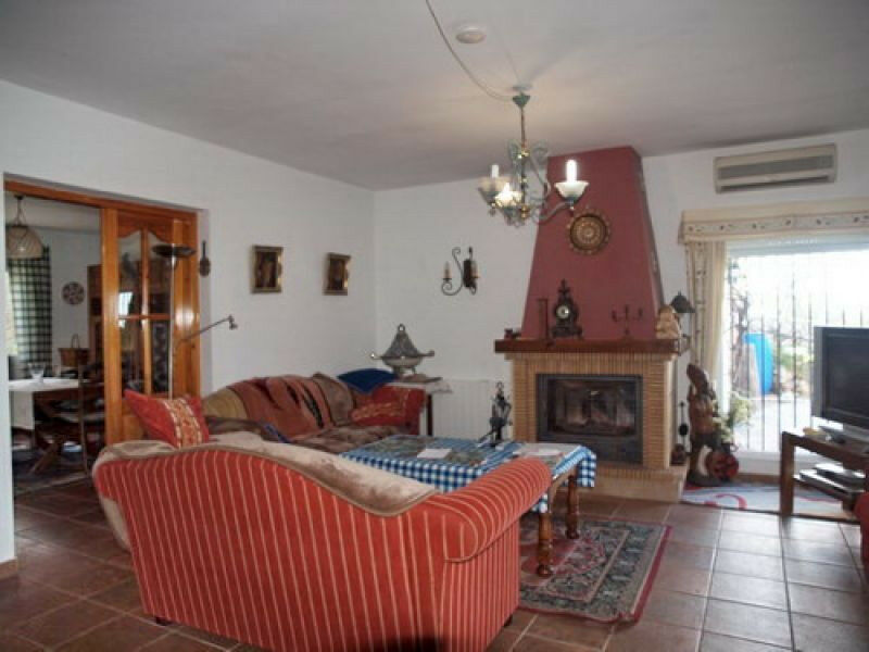 Detached Villa Cómpeta Málaga - image 3