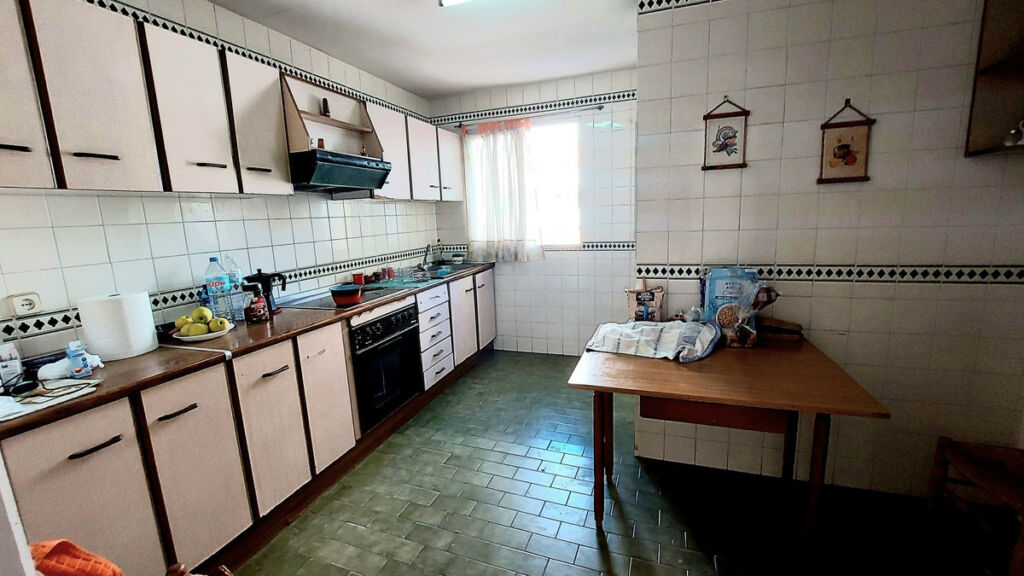 Middle Floor Apartment Fuengirola Málaga - image 3