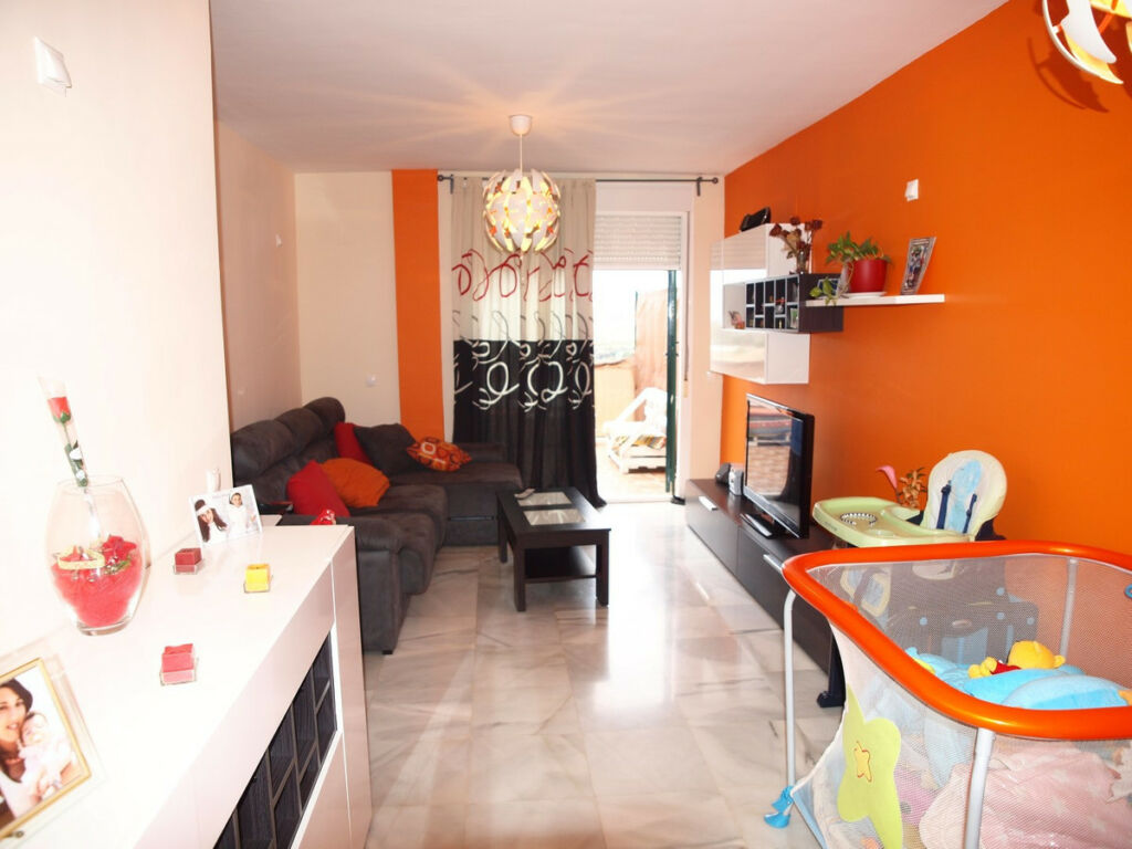 Middle Floor Apartment Benajarafe Málaga - image 3