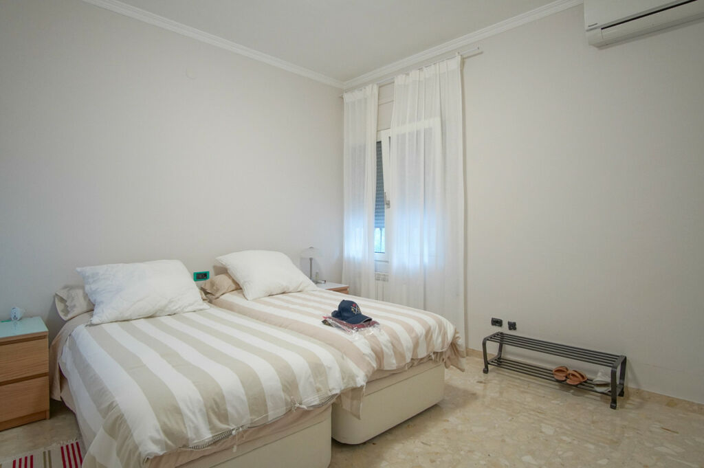 Detached Villa Denia Alicante - image 4