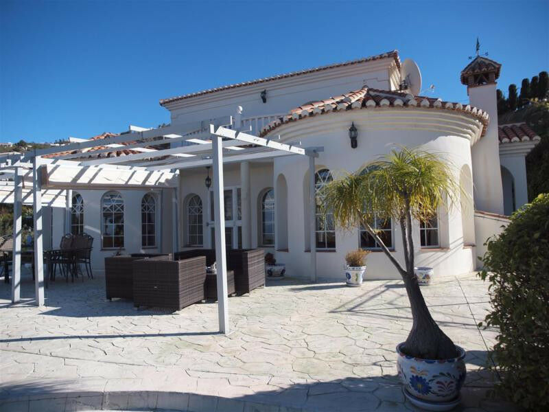 Detached Villa Algarrobo Málaga - image 3