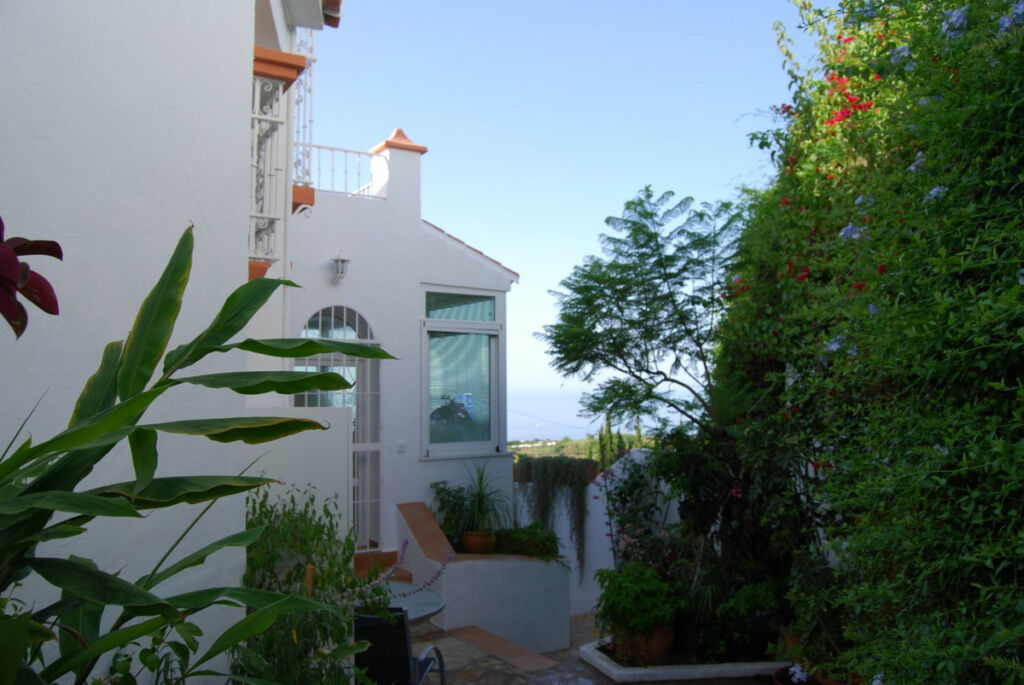 Detached Villa Nerja Málaga - image 3