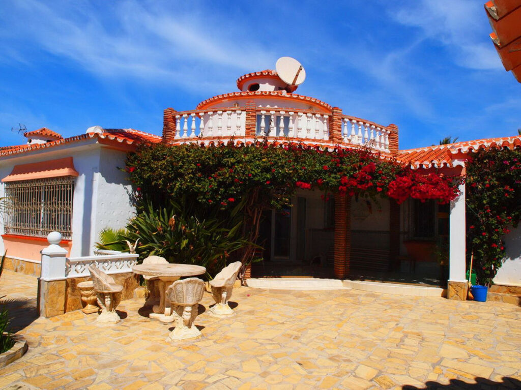 Detached Villa Torrox Málaga - image 3
