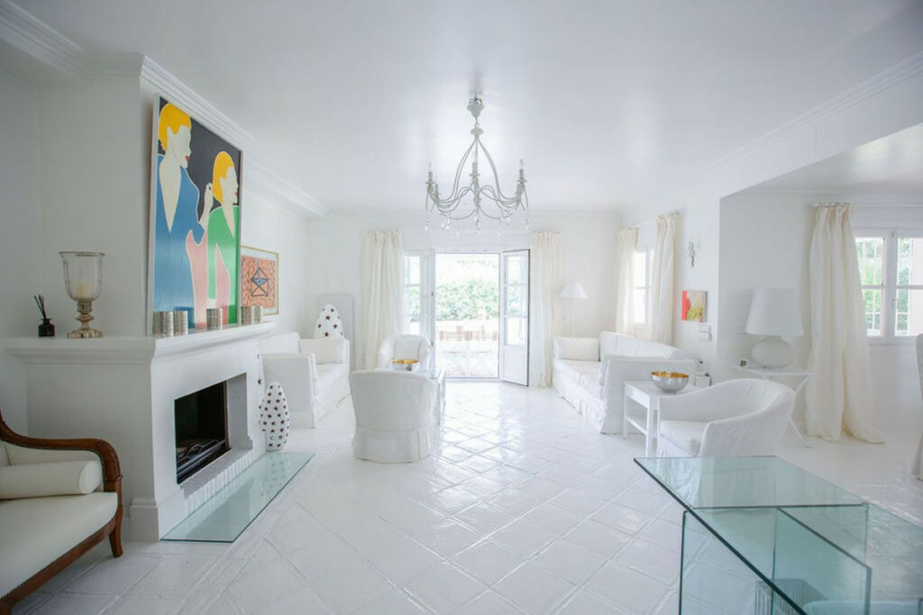 Detached Villa San Roque Club Cádiz - image 3