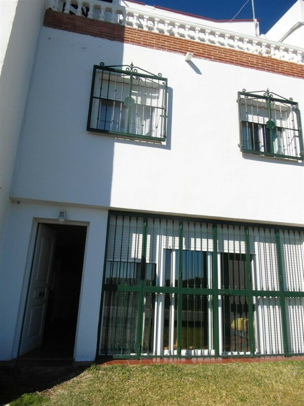 Townhouse Benajarafe Málaga - image 3