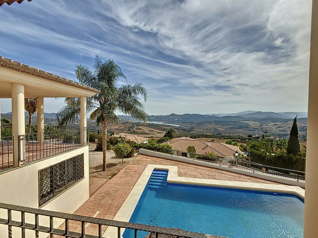 Detached Villa Periana Málaga - image 30