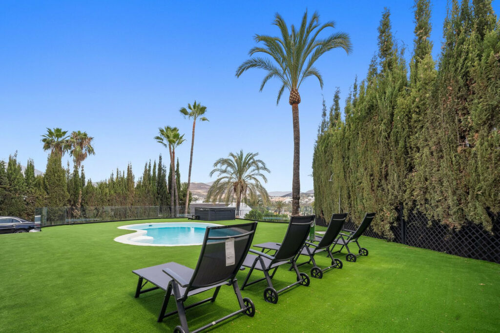 Detached Villa Nueva Andalucía Málaga - image 30
