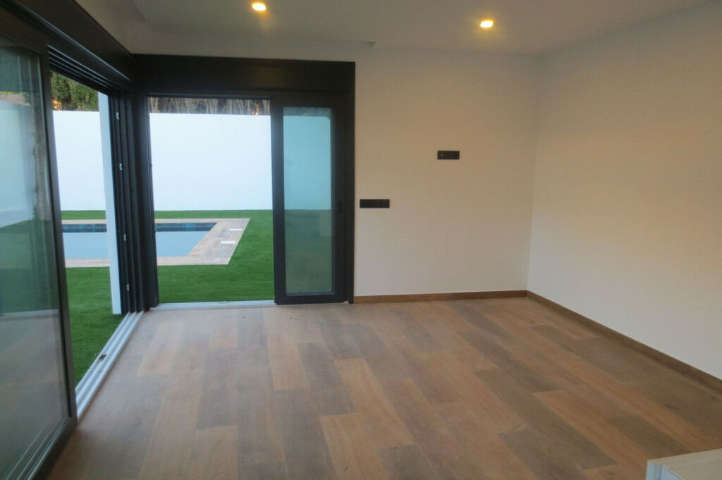 Detached Villa El Coto Málaga - image 31