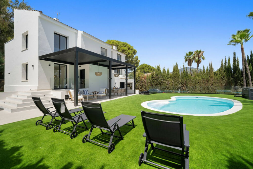 Detached Villa Nueva Andalucía Málaga - image 31