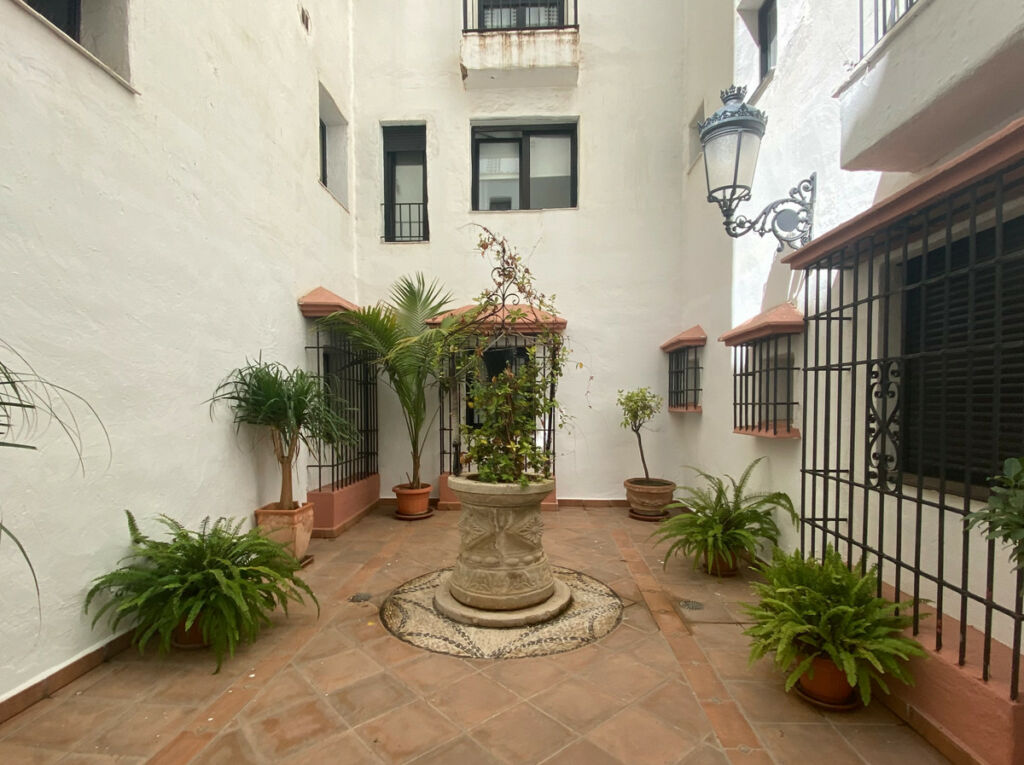 Middle Floor Apartment Puerto Banús Málaga - image 31