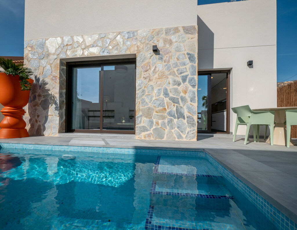 Detached Villa Villamartin Alicante - image 31