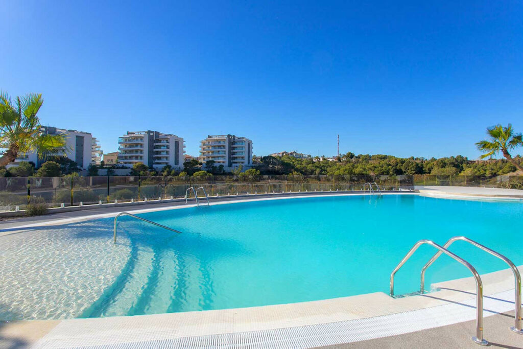 Middle Floor Apartment Villamartin Alicante - image 32